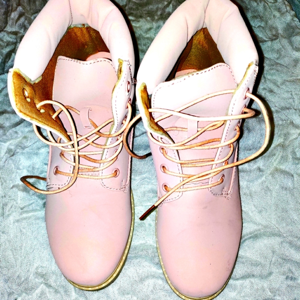 Cute pink Rebel ankle boot